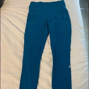 Teal lululemon size 4 leggings cropped